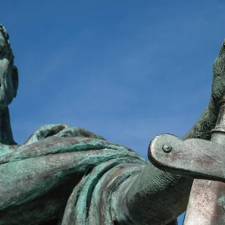 The Clifford Gathering - Sleeps Up To 10 Appartamento York