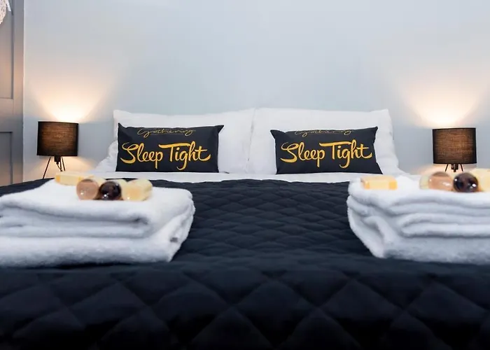 The Clifford Gathering - Sleeps Up To 10 Appartamento York