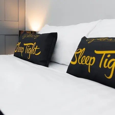 The Clifford Gathering - Sleeps Up To 10 *