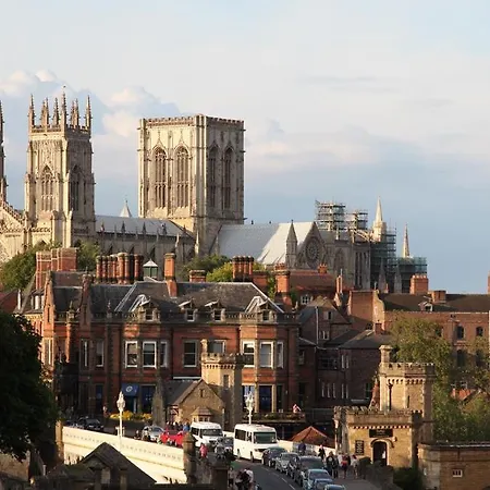 公寓 The Clifford Gathering - Sleeps Up To 10 约克