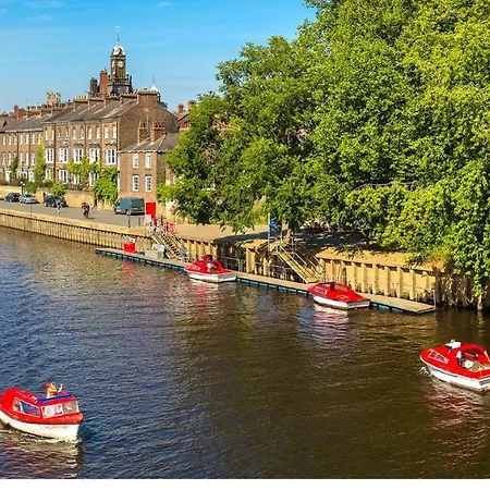 The Clifford Gathering - Sleeps Up To 10 约克