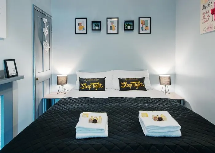 The Clifford Gathering - Sleeps Up To 10 *