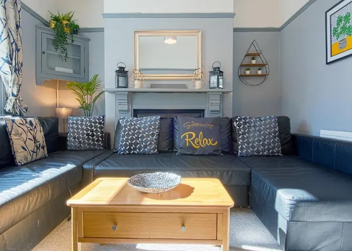 The Clifford Gathering - Sleeps Up To 10 *