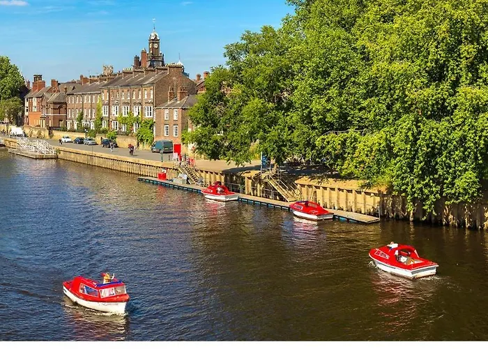 The Clifford Gathering - Sleeps Up To 10 York